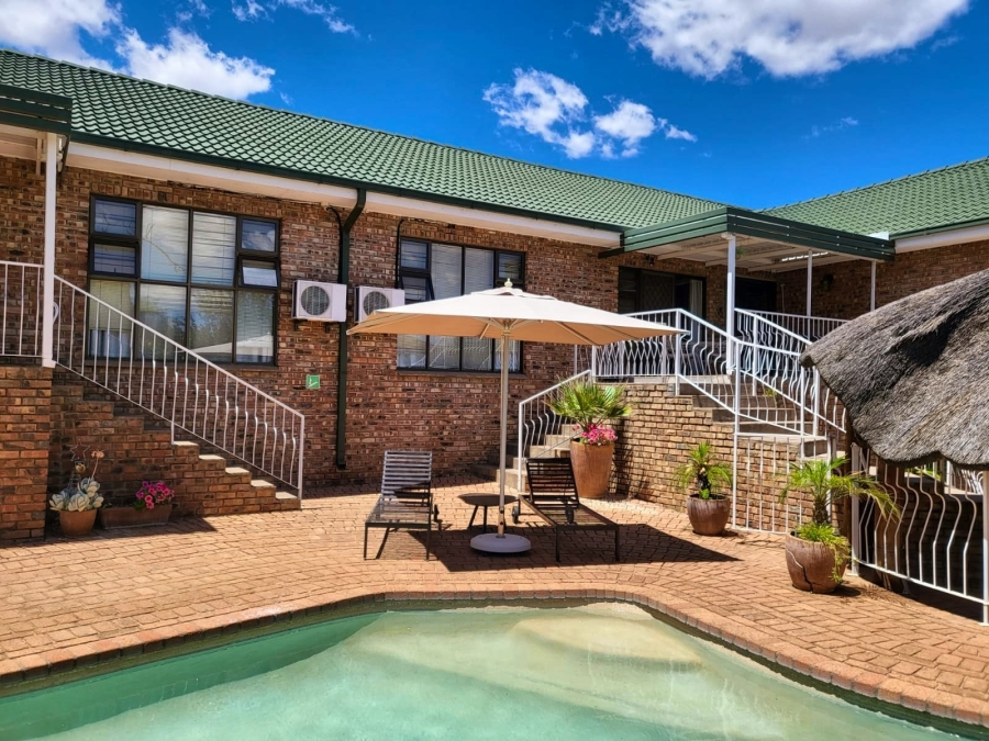 10 Bedroom Property for Sale in Warrenton Northern Cape